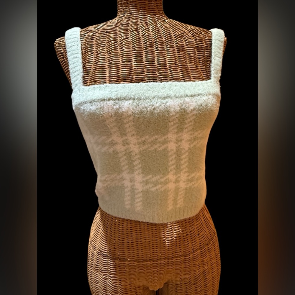 Kendall & Kylie Green & White Plaid Fuzzy Knit Cropped Tank Top Women’s …